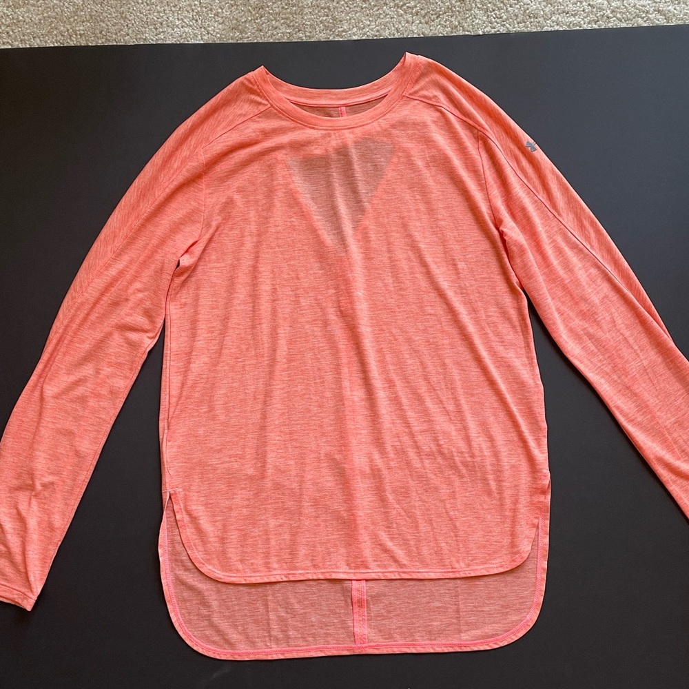 Under Armour long sleeve workout running top T-shirt size small